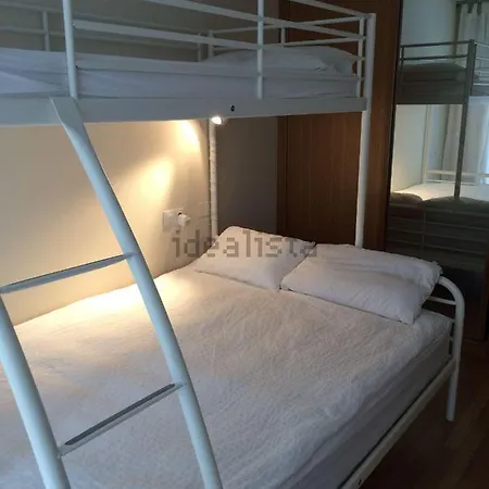 Apartamento Amplio En Urbanizacion Con Piscina. Apartment *