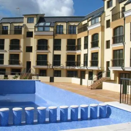 Apartment Apartamento Amplio En Urbanizacion Con Piscina. *